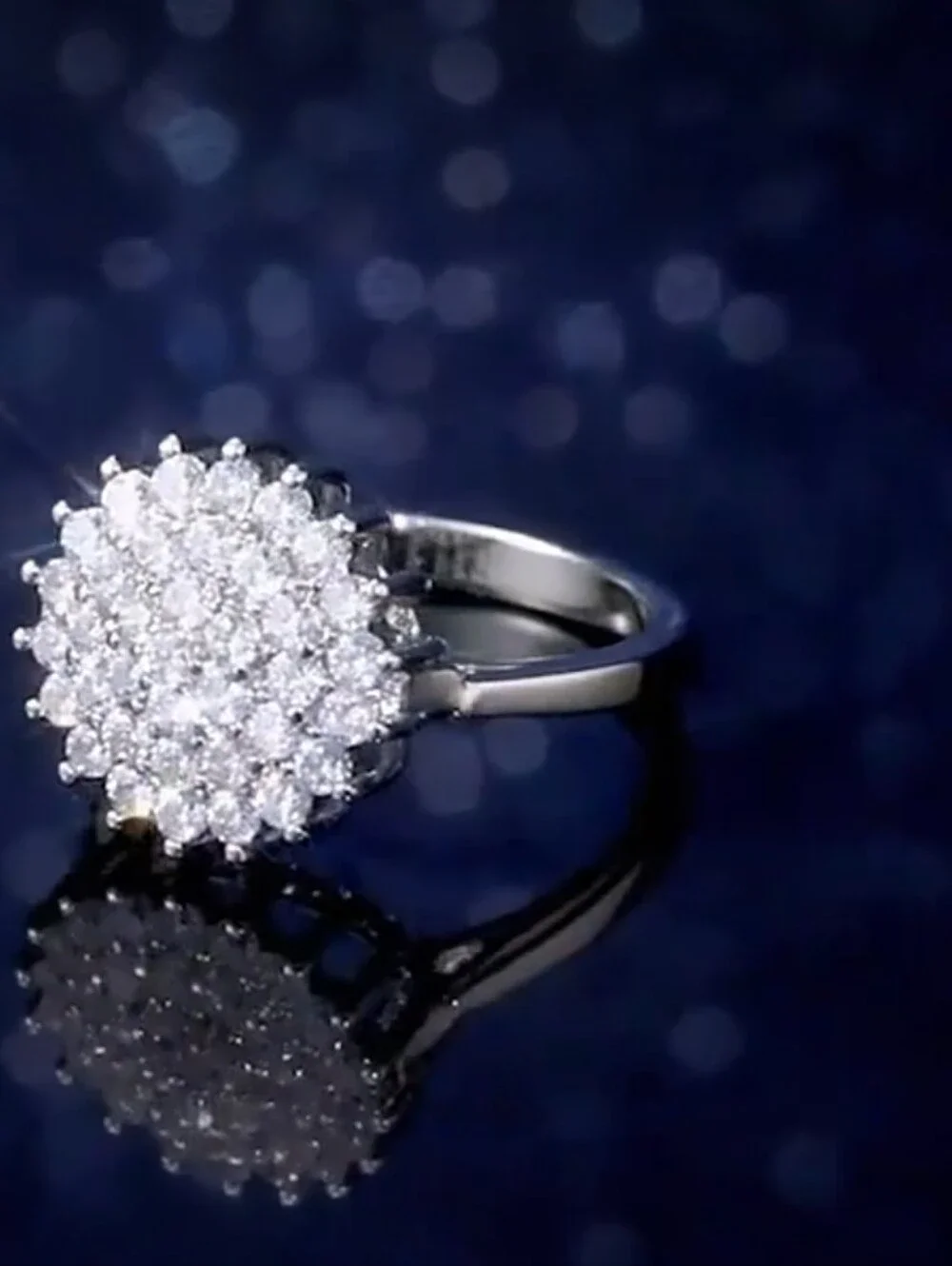 Elegant Vintage Style Sparkling Cluster Silver Tone Ring